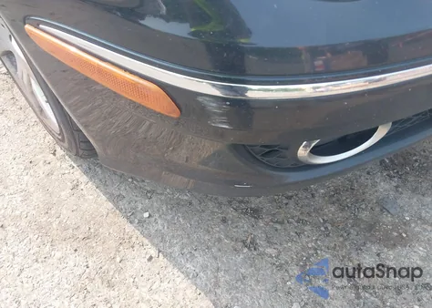 2008 Mercedes-Benz E 350 4Matic z USA, uszkodzony, nr VIN WDBUF87X38B350299